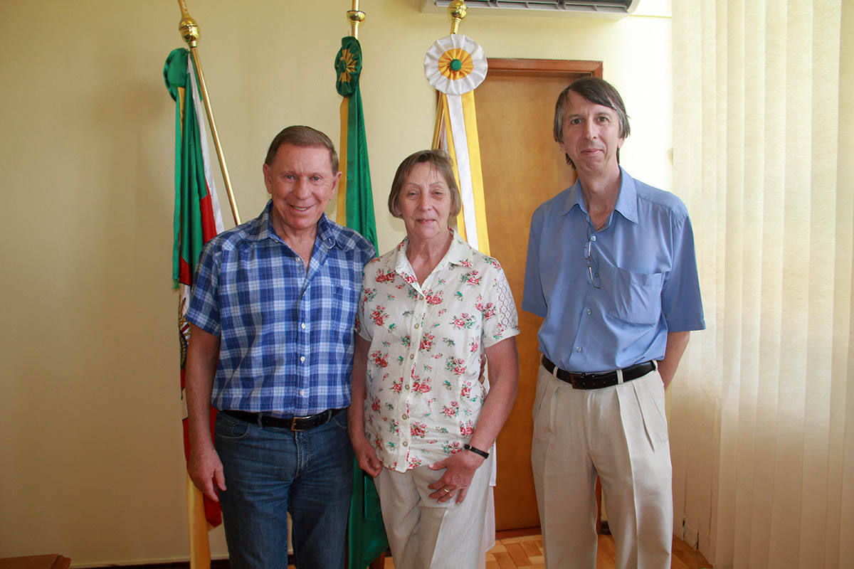 FAMÍLIA VONTOBEL VISITA O PREFEITO CASALI